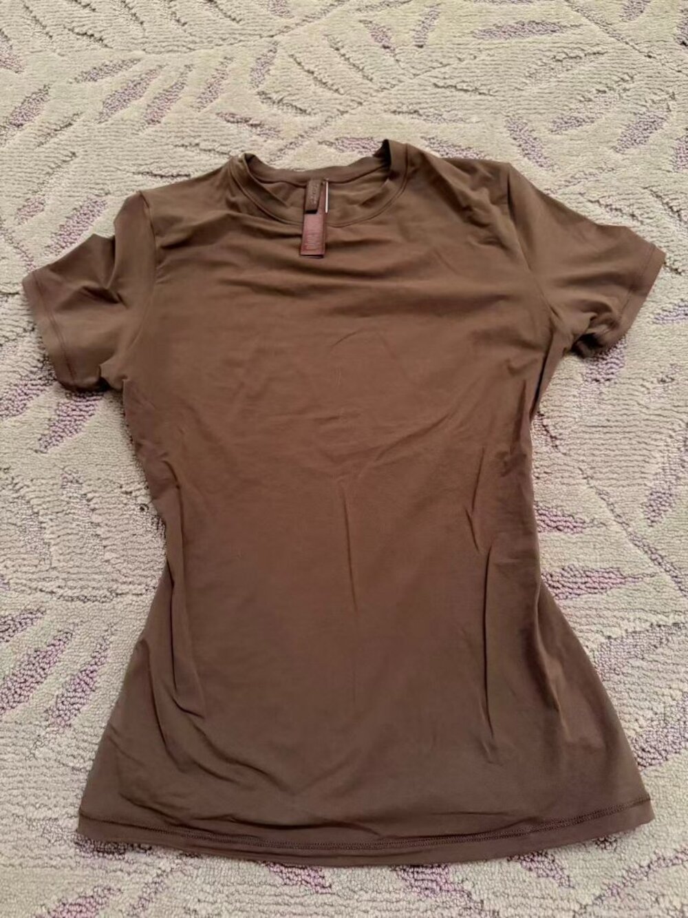 SKIMS Short Sleeve Crew Neck Tee Brown Size S